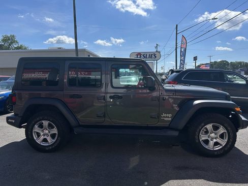 Used 2018 Jeep Wrangler Unlimited Sport S image 4