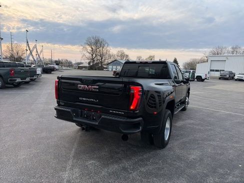Used 2024 GMC Sierra 3500 Denali w/ Denali Reserve Package image 15