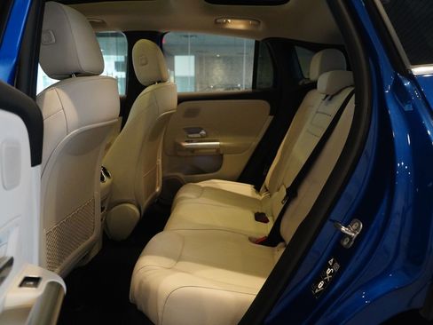 Used 2025 Mercedes-Benz GLA 250 4MATIC image 14