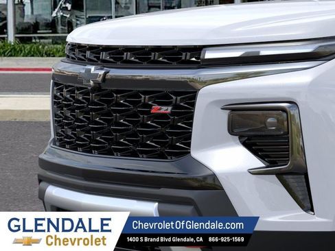 New 2026 Chevrolet Traverse Z71 w/ Driver Confidence Package AWD/4WD image 13