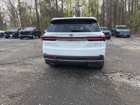 Used 2025 Buick Enclave Preferred image 5