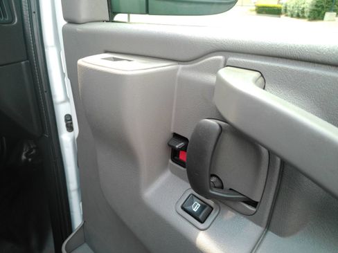 Certified 2025 Chevrolet Express 2500 w/ Driver Convenience Package RWD image 24
