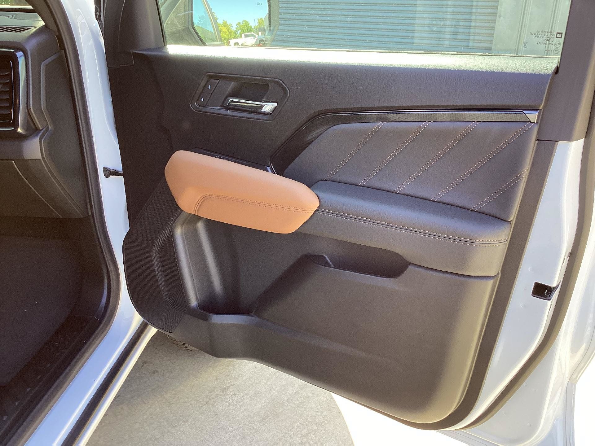 New 2025 GMC Canyon AT4 w/ Nightfall Edition AWD/4WD image 13