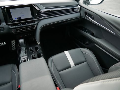 Certified 2025 Toyota Camry SE image 11