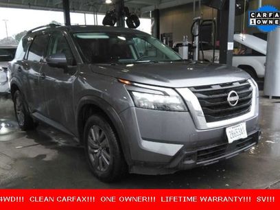 Used 2024 Nissan Pathfinder SV