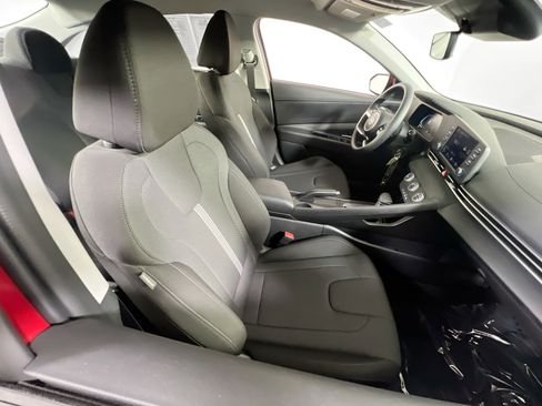 Used 2024 Hyundai Elantra SE FWD image 25