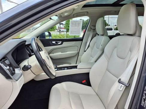 Certified 2023 Volvo XC60 B5 Core AWD/4WD image 14