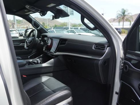 Used 2022 Jeep Wagoneer Series II RWD image 31