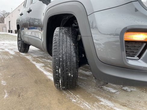 Used 2022 Jeep Renegade Altitude w/ Sun/Sound Group image 17