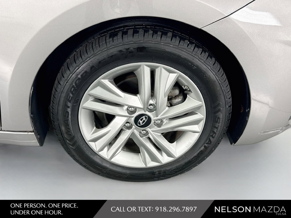 Used 2020 Hyundai Elantra SEL FWD image 13