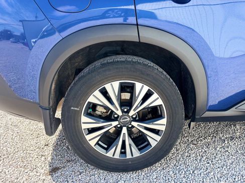 Used 2023 Nissan Rogue SV w/ SV Premium B Package image 17