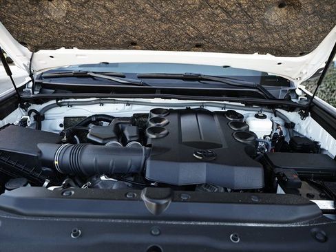 Used 2024 Toyota 4Runner SR5 Premium image 32