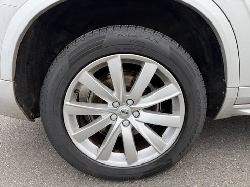 Used 2018 Volvo XC90 T6 Momentum w/ Convenience Package image 9
