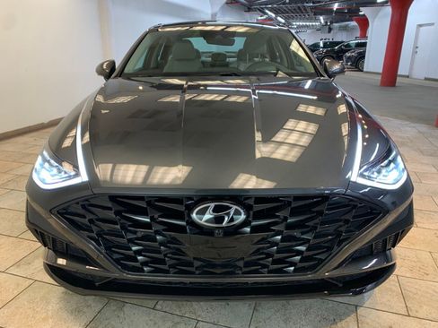 Used 2023 Hyundai Sonata Limited w/ Cargo Package FWD image 5