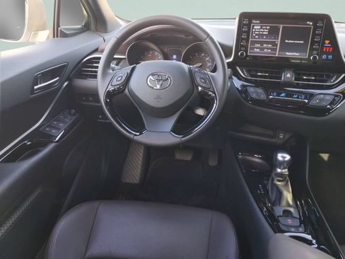 Used 2019 Toyota C-HR Limited FWD image 16