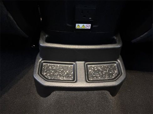 Used 2021 Jeep Wrangler Unlimited Sahara image 32