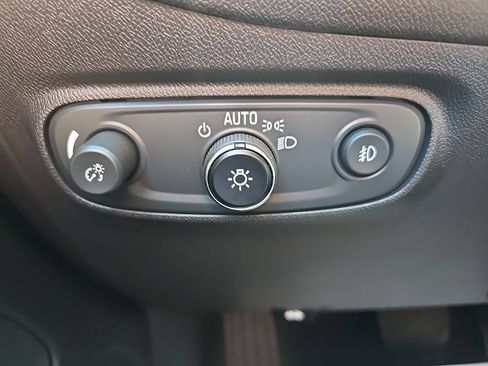 Used 2023 Chevrolet Equinox Premier AWD/4WD image 44
