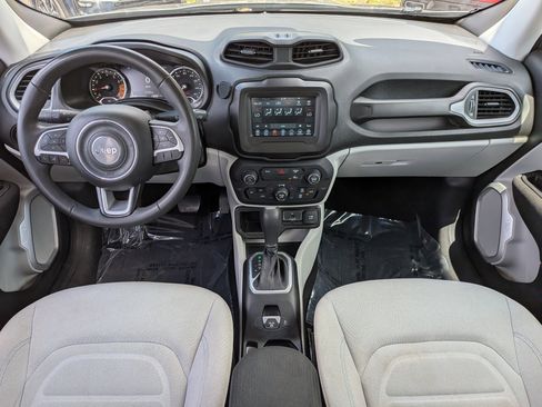 Used 2021 Jeep Renegade Latitude FWD image 16