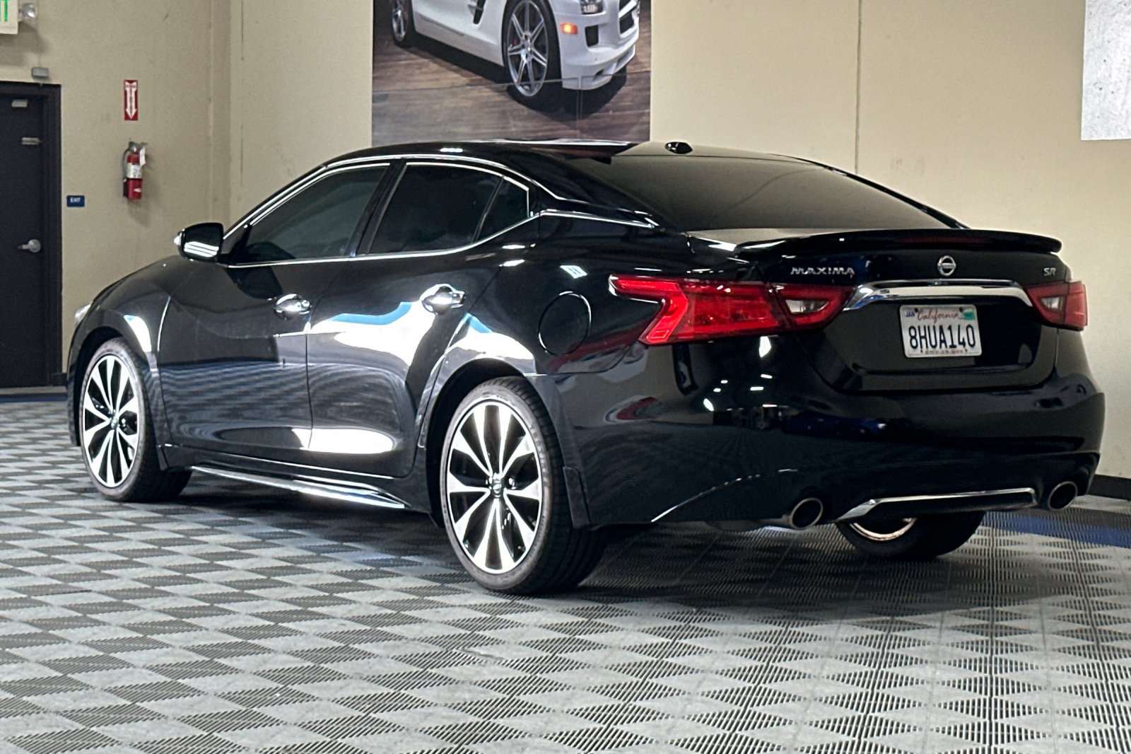 Used 2018 Nissan Maxima SR w/ Interior Lighting Package FWD image 6