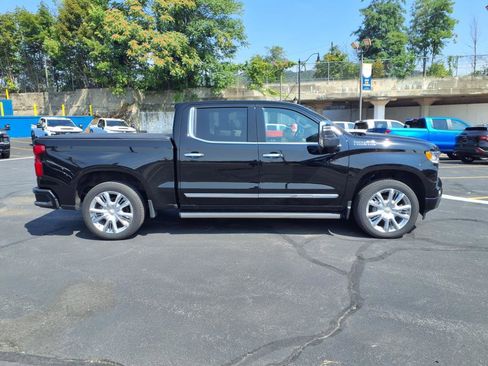 Used 2024 Chevrolet Silverado 1500 High Country w/ High Country Premium Package image 2