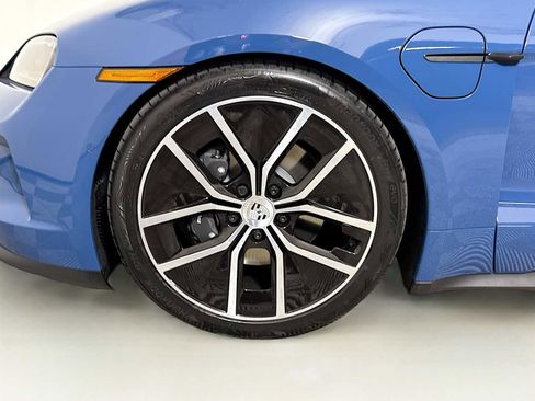 New 2025 Porsche Taycan image 30