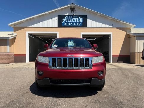 Used 2012 Jeep Grand Cherokee Laredo AWD/4WD image 2