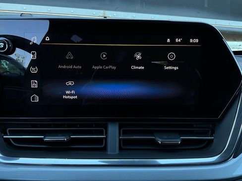 Used 2025 Chevrolet Trax LT image 27