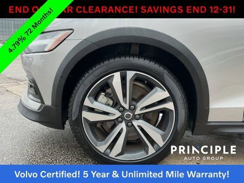 Certified 2025 Volvo V60 B5 Cross Country Plus image 7