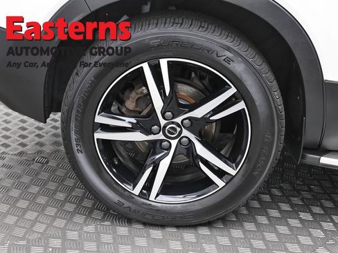 Used 2023 Volvo XC40 B5 Core AWD/4WD image 31