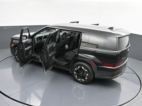 Used 2025 Hyundai Santa Fe SE image 40