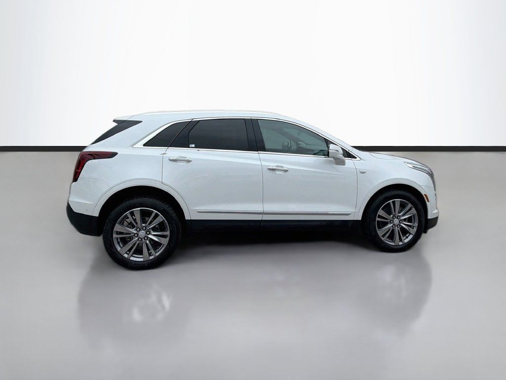 Used 2025 Cadillac XT5 Premium Luxury w/ Technology Package AWD/4WD image 4