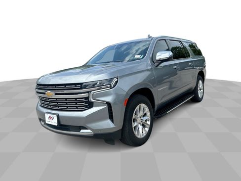 Used 2023 Chevrolet Suburban Premier RWD image 5