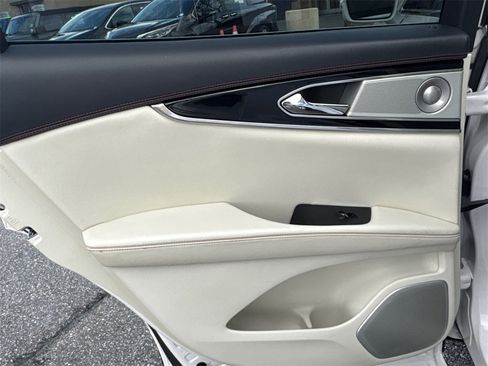 Used 2018 Lincoln MKX Black Label w/ Driver Assistance Package image 22