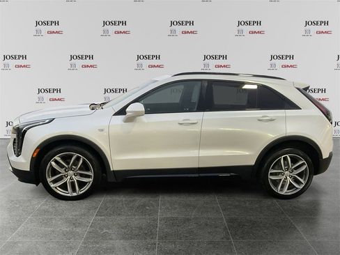 Used 2019 Cadillac XT4 Sport w/ Cold Weather Package image 5