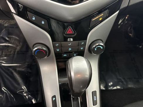 Used 2012 Chevrolet Cruze LT image 8