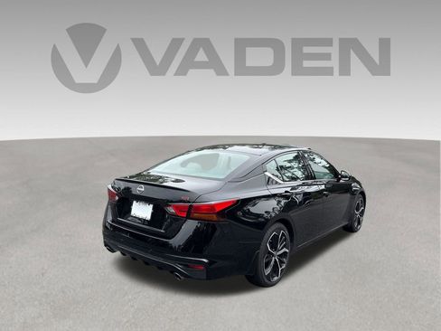 Certified 2024 Nissan Altima 2.5 SR w/ SR Premium Package FWD image 31
