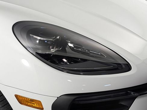 New 2026 Porsche Macan AWD/4WD image 15