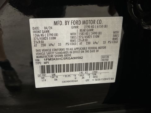 Used 2024 Ford Explorer Platinum w/ Technology Package image 30