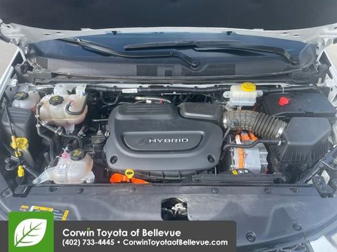 Used 2024 Chrysler Pacifica Select image 29