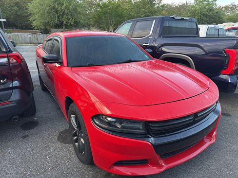 Used 2019 Dodge Charger SXT w/ Blacktop Package image 3