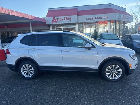 Used 2018 Volkswagen Tiguan S image 4