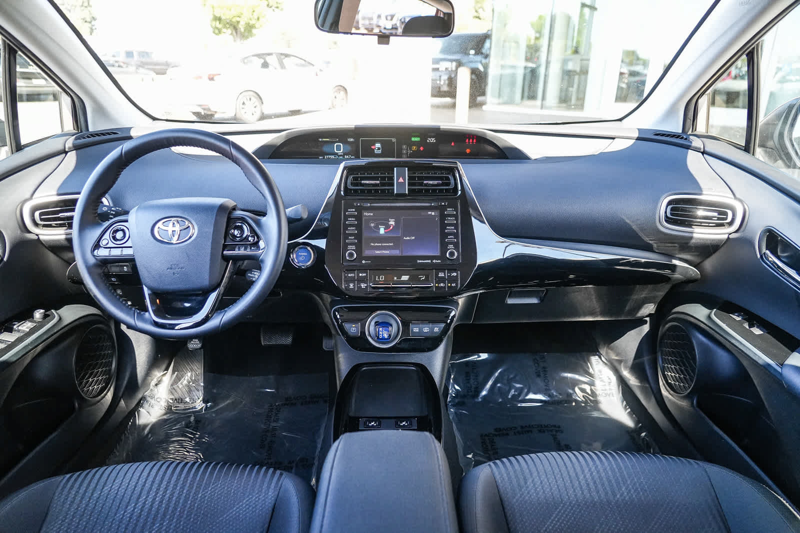 Used 2021 Toyota Prius Prime LE w/ Carpet Mat Package (TMS) FWD image 12