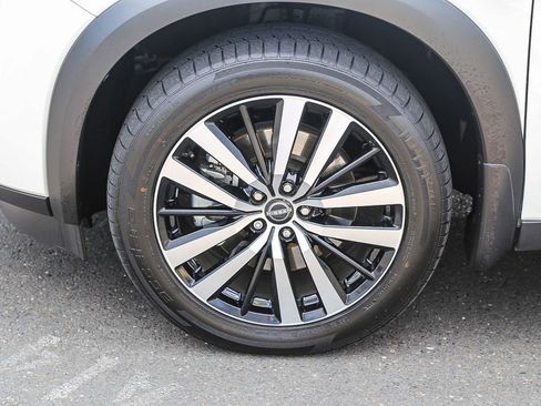 Used 2023 Nissan Pathfinder Platinum FWD image 9
