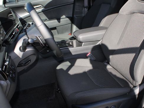 New 2026 Kia Sportage S image 16