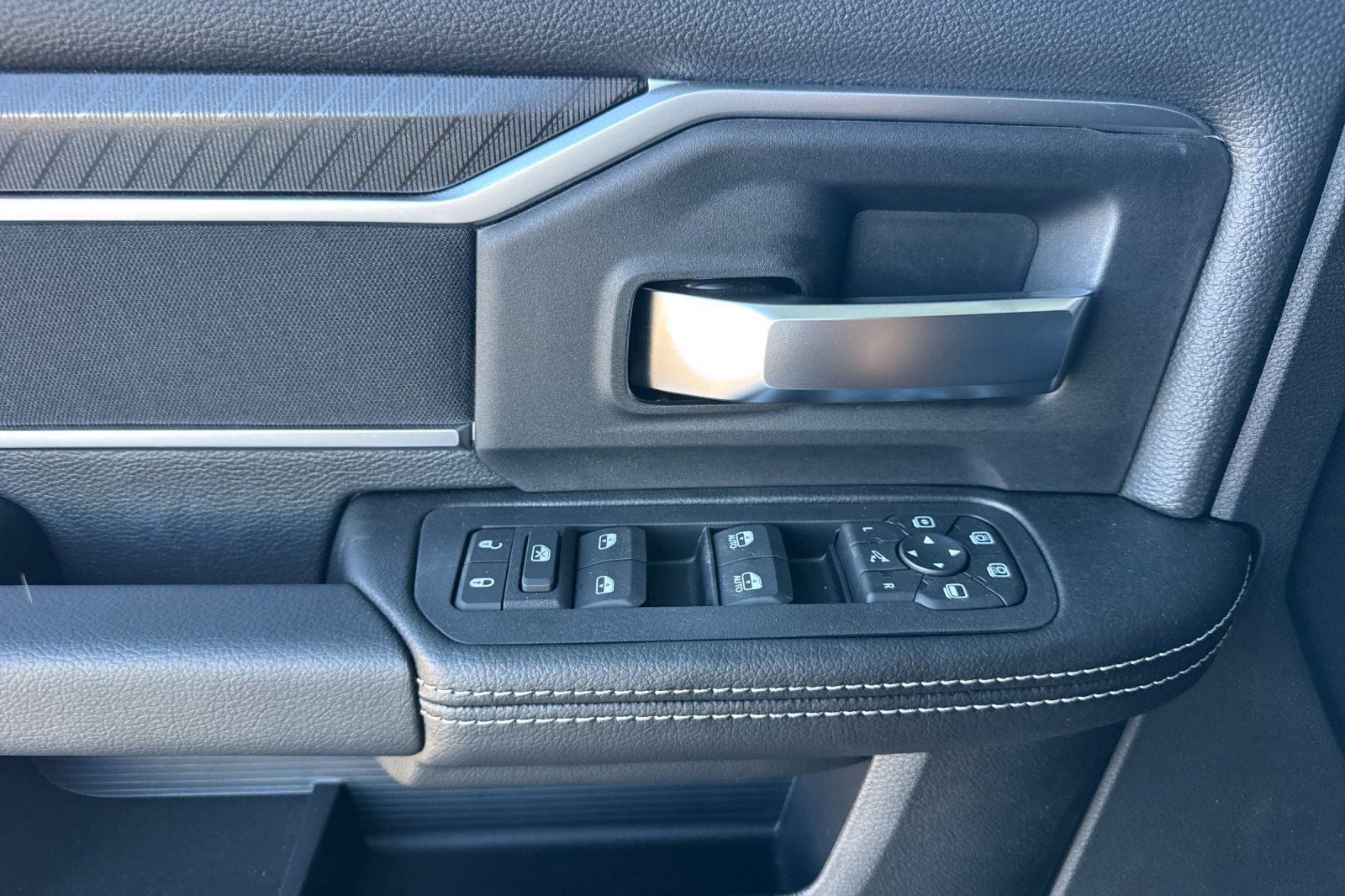 New 2026 RAM 3500 Big Horn AWD/4WD image 10