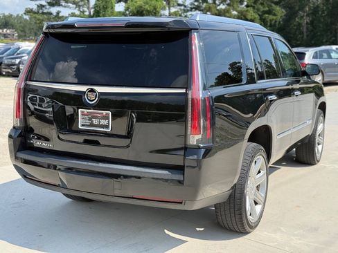 Used 2015 Cadillac Escalade Luxury AWD/4WD image 8