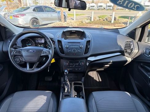 Used 2018 Ford Escape SE w/ SE Sport Appearance Package image 28