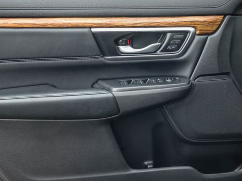 Used 2020 Honda CR-V Touring image 19