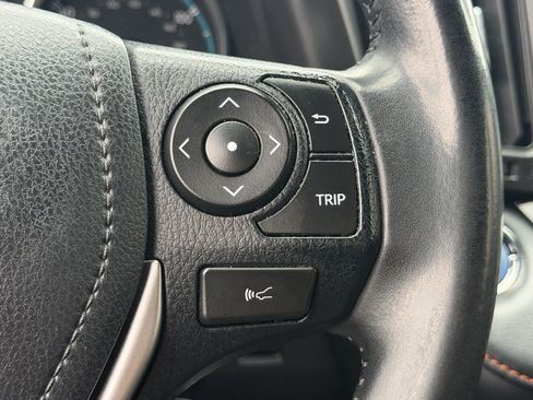 Used 2018 Toyota RAV4 SE AWD/4WD image 20