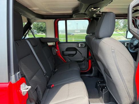 Used 2023 Jeep Wrangler Unlimited Sport AWD/4WD image 27